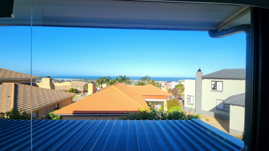 4 Bedroom Property for Sale in Hartenbos Heuwels Western Cape